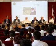 presentazione_Le_Soste_da_sinistra_a_destra_Roberto_Calugi_Elio_Ghisalberti_Roberto_Perrone_Claudio_Sadler_Mario_Cucci_e_Davide_Oldani