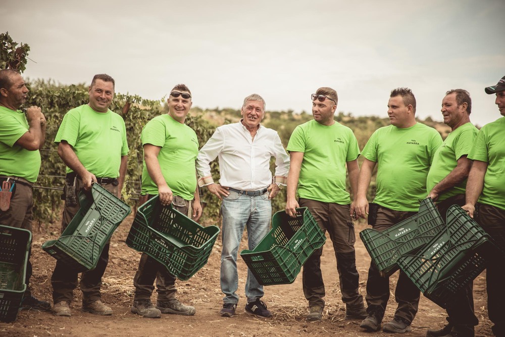 Un gruppo di lavoro di Tenute Navarra