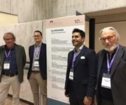 Da sinistra Walter Massa de Gli Svitati, Luca Dal Lago, sommelier del ristorante Casin del Gamba, Emanuele Sansone, direttore generale di Guala Closures e il giornalista Guido Stecchi al seminario sui tappi a vite di Wine2Wine