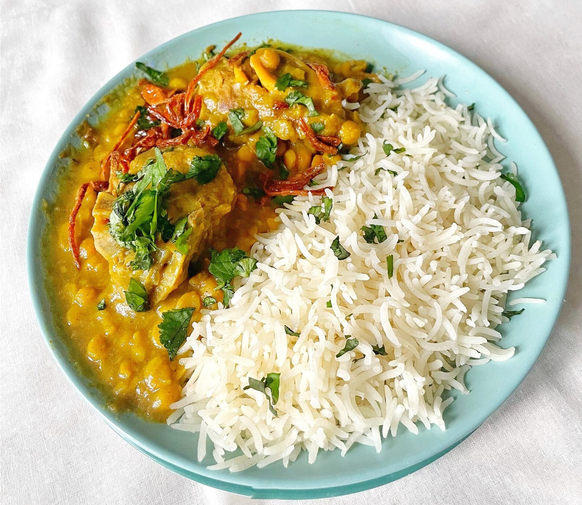 Birra e riso con dahl di lenticchie rosse