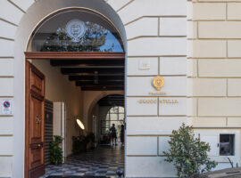 L’ingresso di Palazzo Greco Stella