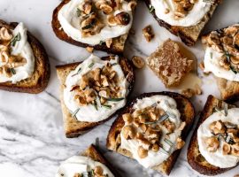 Birra e crostino di ricotta alle nocciole